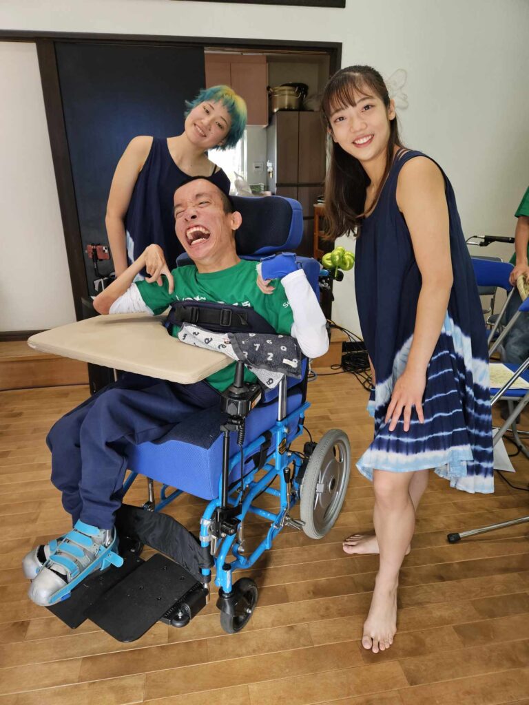 イベント風景（ダンサーとナレーター）